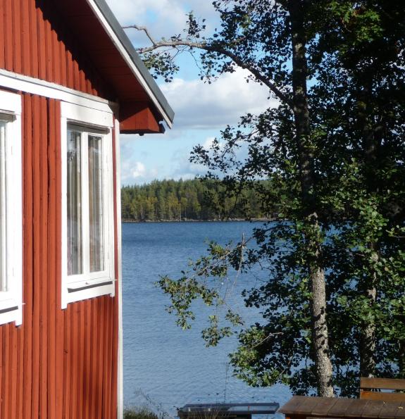 Lövudden - Gemütliche Hütte buchen für zwei in naturschöner, abgeschiedener Lage auf eigener Halbinsel direkt am wunderbaren Yngen-See, Kanu und Boot